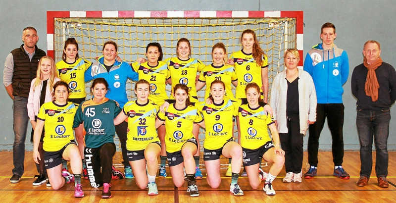 L’équipe de séniors féminines évoluant en nationale 3, lors de la soirée partenaire.